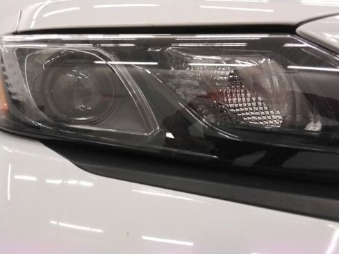 Used 2024 Toyota Camry SE image 10