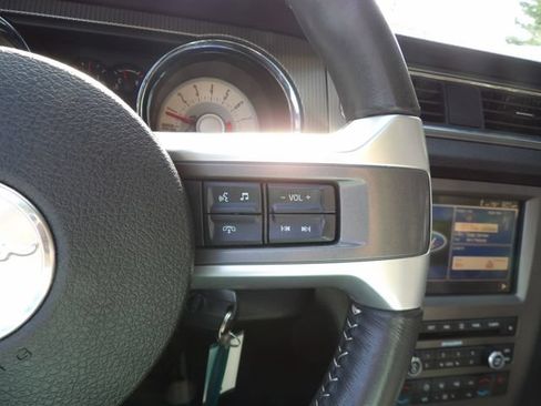 Used 2011 Ford Mustang GT Premium w/ Electronics Pkg RWD image 24