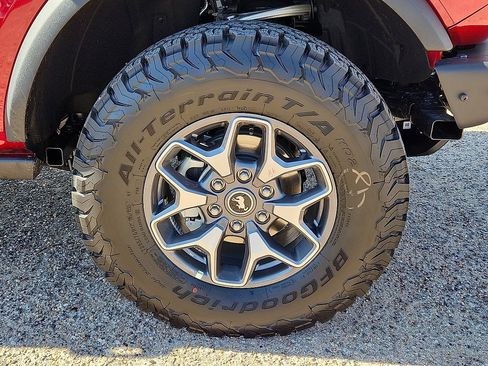 New 2025 Ford Bronco Badlands image 6