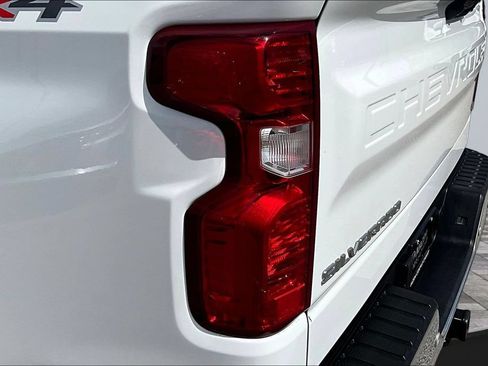 Used 2025 Chevrolet Silverado 1500 LT w/ Safety Package AWD/4WD image 25