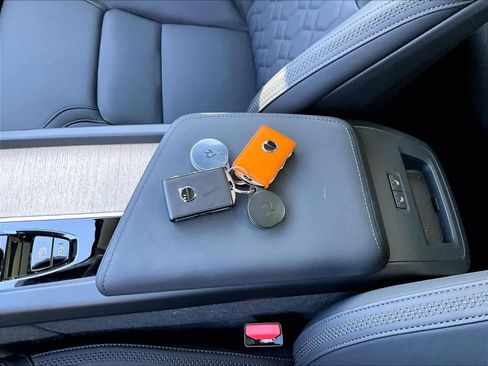 Used 2026 Volvo XC60 T8 Plus w/ Climate Package image 14