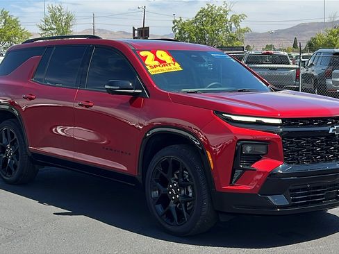 Certified 2024 Chevrolet Traverse RS w/ LPO, Floor Liner Package AWD/4WD image 3