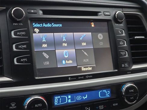 Used 2017 Toyota Highlander XLE image 26