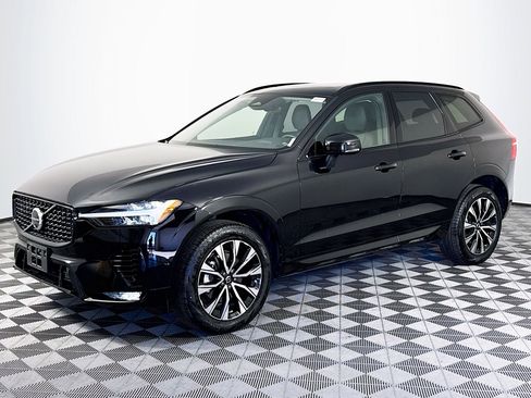 Used 2025 Volvo XC60 B5 Plus image 4