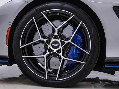 New 2025 Aston Martin Vanquish image 16