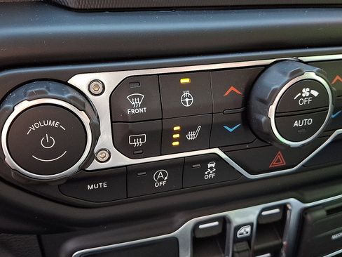 Used 2023 Jeep Wrangler Unlimited Sport AWD/4WD image 23