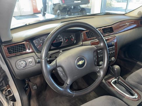Used 2011 Chevrolet Impala LT image 21