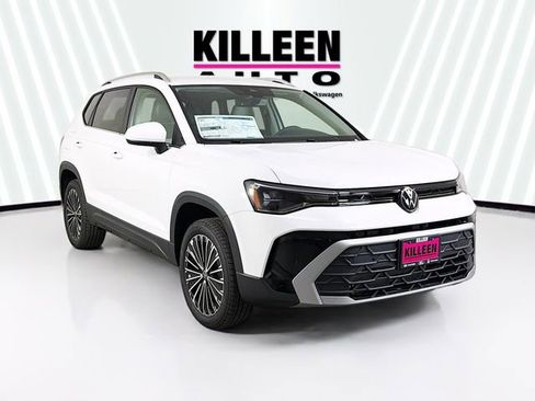 New 2026 Volkswagen Taos SE FWD image 1