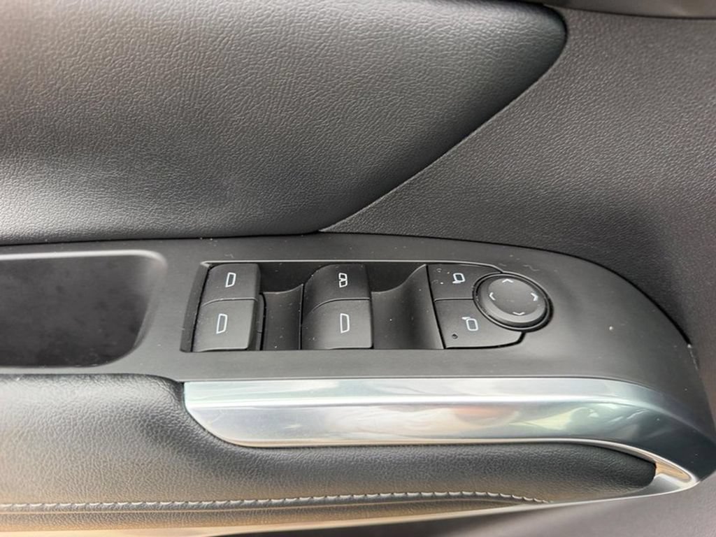 Used 2024 Chevrolet Traverse LT w/ Trailering Package AWD/4WD image 20