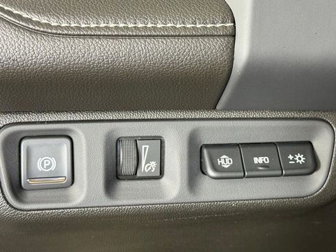 Used 2023 GMC Acadia Denali w/ Black Diamond Edition image 25