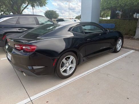 Used 2022 Chevrolet Camaro LT RWD image 3