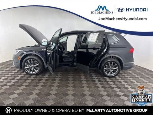 Used 2022 Volkswagen Tiguan SE AWD/4WD image 9