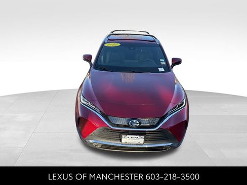 Used 2022 Toyota Venza XLE image 2