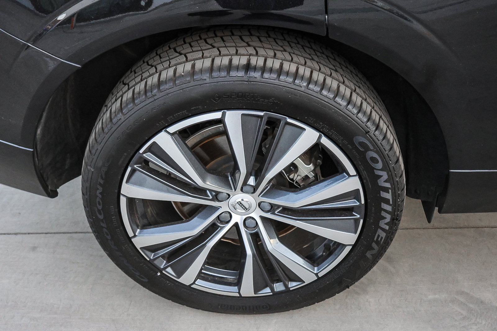 Used 2022 Volvo XC60 T8 Inscription Expression w/ Advanced Package AWD/4WD image 12