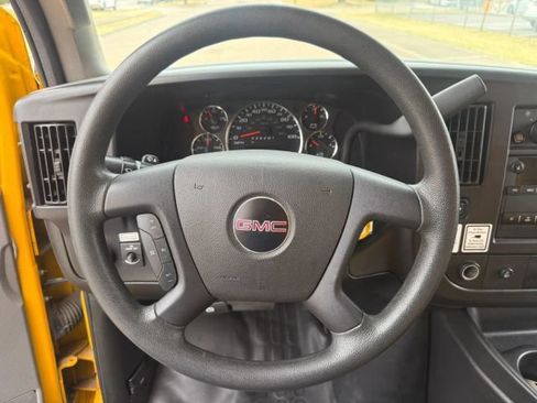 Used 2021 GMC Savana 3500 Extended w/ Power Convenience Package RWD image 13