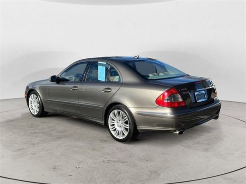 Used 2008 Mercedes-Benz E 350 4MATIC Sedan image 3