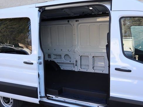 New 2026 Ford Transit 250 148 Medium Roof RWD image 34