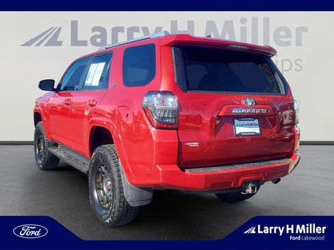 Used 2017 Toyota 4Runner SR5 image 3