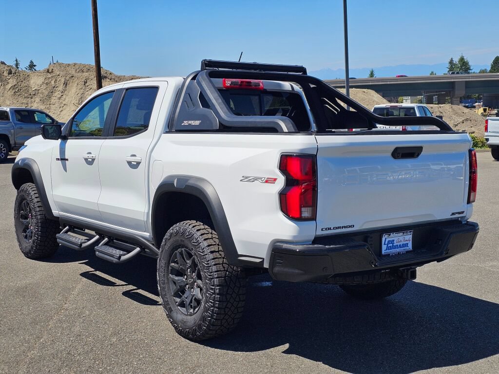New 2026 Chevrolet Colorado ZR2 w/ Midnight Edition AWD/4WD image 7