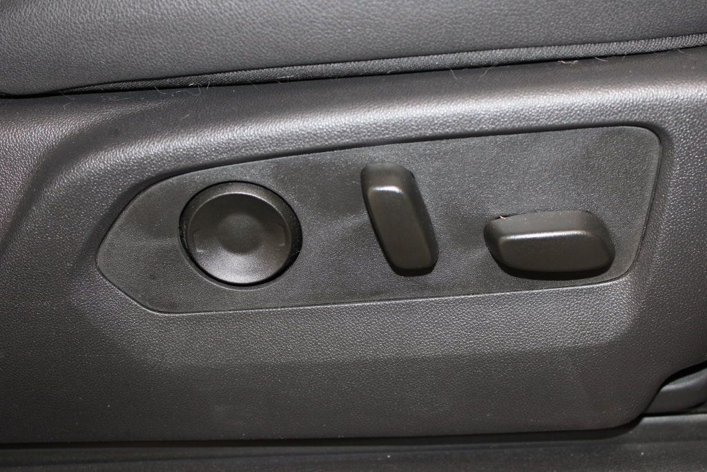 Used 2025 Chevrolet Silverado 2500 ZR2 w/ Technology Package AWD/4WD image 34