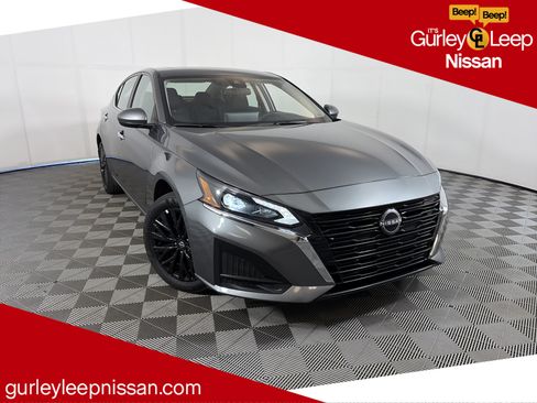 Used 2025 Nissan Altima 2.5 SV w/ SV Special Edition Package AWD/4WD image 1