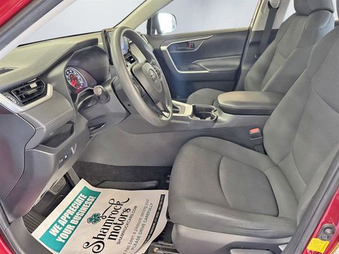 Used 2019 Toyota RAV4 LE w/ Carpet Mat Package image 13