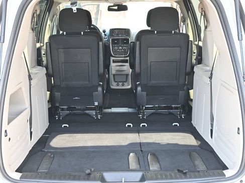 Used 2019 Dodge Grand Caravan SE w/ UConnect Hands-Free Group FWD image 20