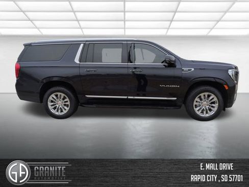 Used 2022 GMC Yukon XL SLT w/ SLT Luxury Package AWD/4WD image 7