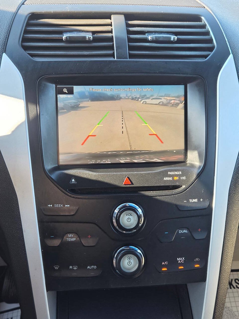 Used 2014 Ford Explorer XLT w/ Equipment Group 202A FWD image 10