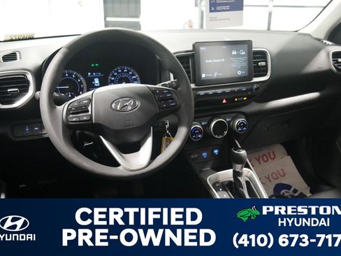 Used 2020 Hyundai Venue SEL image 13
