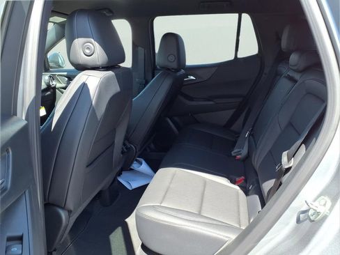 New 2026 Chevrolet Equinox LT w/ Convenience Package II FWD image 17