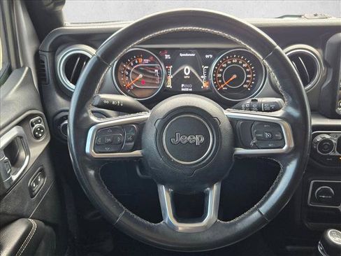 Used 2018 Jeep Wrangler Unlimited Sahara AWD/4WD image 12