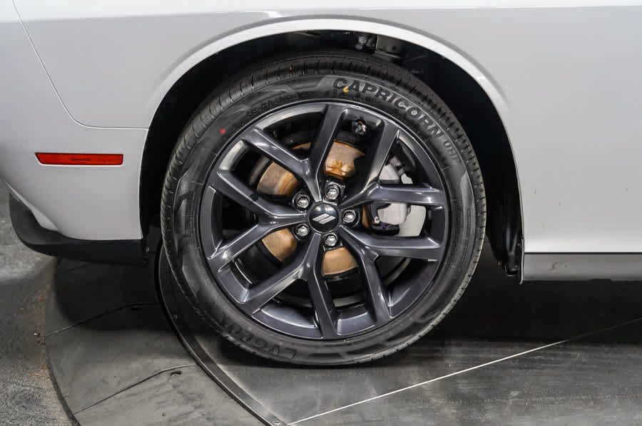 Used 2019 Dodge Challenger SXT w/ Blacktop Package RWD image 9