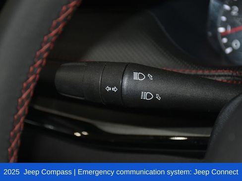 Used 2025 Jeep Compass Trailhawk AWD/4WD image 10