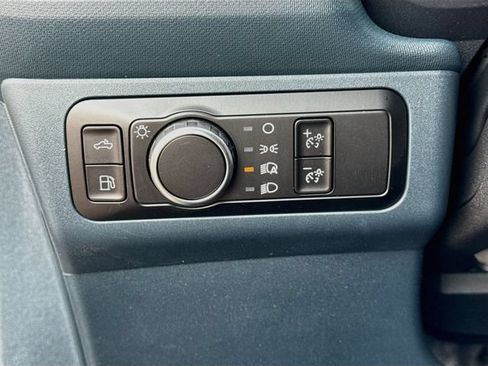 Certified 2025 Ford Maverick XL FWD image 16