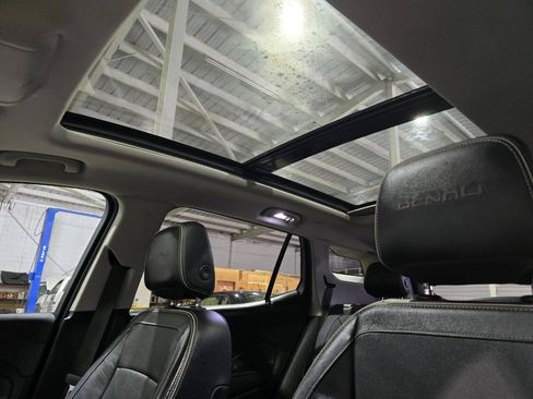 Used 2019 GMC Terrain Denali w/ Advanced Safety Package AWD/4WD image 36