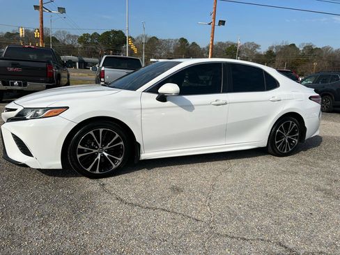 Used 2018 Toyota Camry SE w/ Audio Package image 12