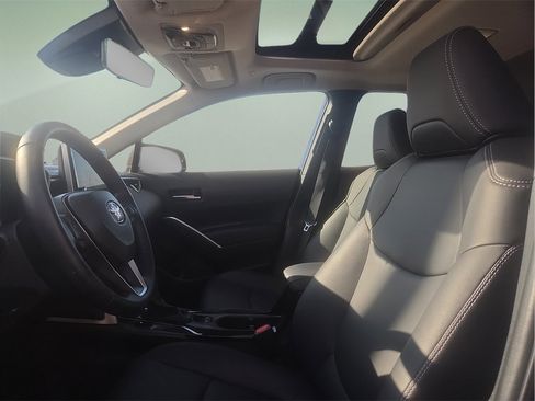 Certified 2024 Toyota Corolla Cross XLE image 19