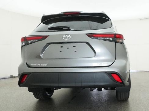 New 2026 Toyota Highlander XLE image 23