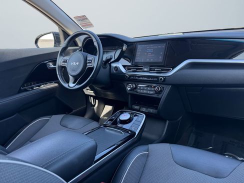 Used 2022 Kia Niro EX image 14
