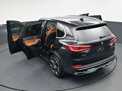 Used 2022 BMW X5 xDrive40i w/ Premium Package AWD/4WD image 37
