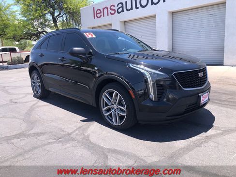 Used 2019 Cadillac XT4 Sport image 2