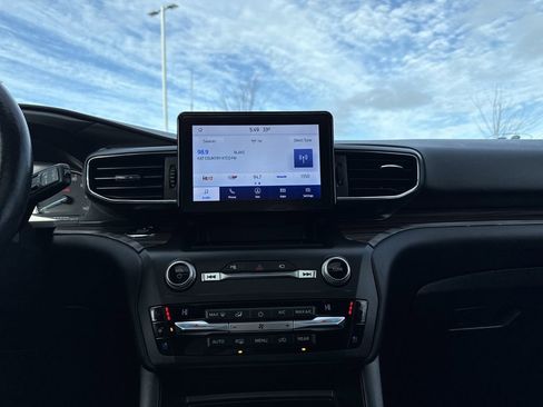 Used 2020 Ford Explorer Limited w/ Class III Trailer Tow Package image 22