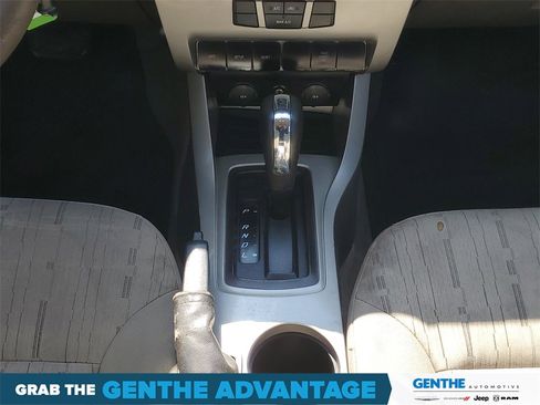 Used 2009 Ford Focus SE image 19