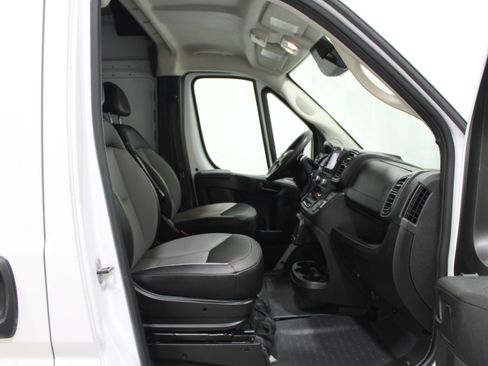 Used 2025 RAM ProMaster 2500 w/ Convenience Group FWD image 20