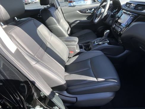 Certified 2022 Nissan Rogue Sport SL image 18