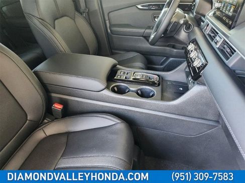 New 2025 Honda Pilot Touring image 17