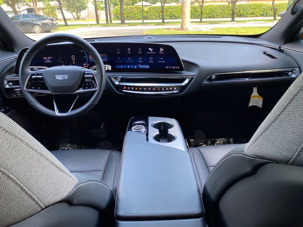 Used 2024 Cadillac Lyriq Tech RWD image 24