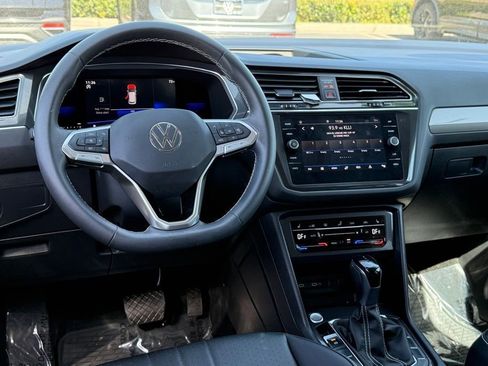 Used 2023 Volkswagen Tiguan SE FWD image 25
