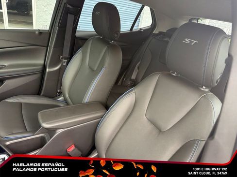 Used 2025 Buick Encore GX Sport Touring w/ Advanced Technology Package FWD image 17